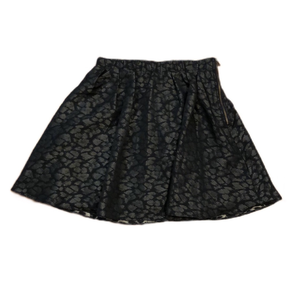 Aritzia’s Talula Pleated Mini Skirt in Black, size 0